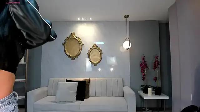 NataliaGaret on StripChat 