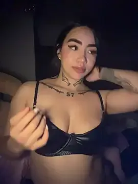 Nickiiiii on StripChat