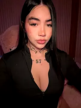 Nickiiiii on StripChat