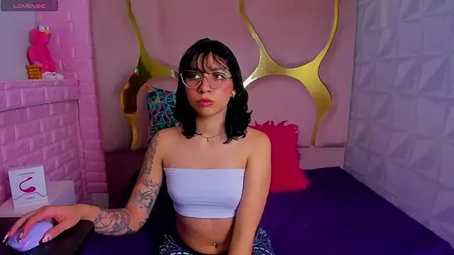 Niina_Sissy on StripChat 