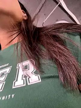 Ninazhang on StripChat 