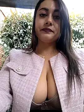 Oryk___ — Boobs out for 4 minutes in public 