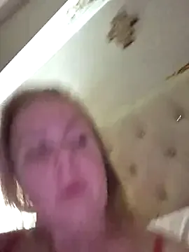 Piccolamonella29 on StripChat