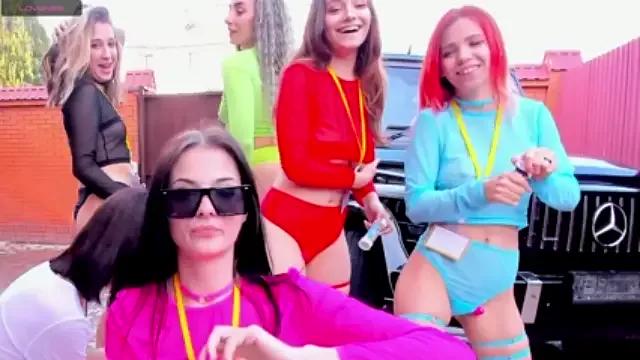 RollingGirls on StripChat