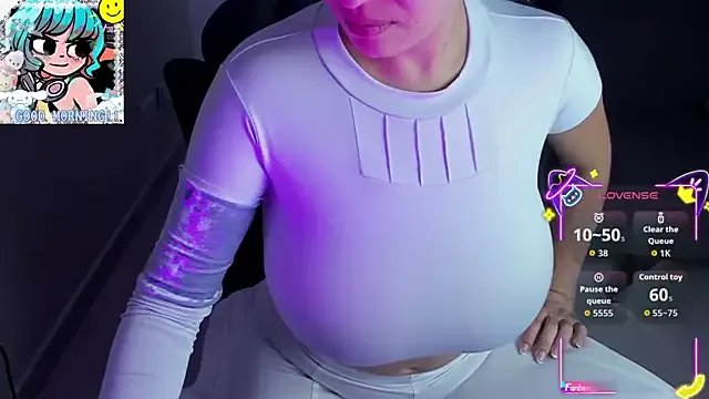 Roxy_clark on StripChat