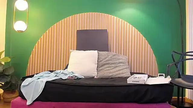 roxy_hell — blowjob with 2 dildos