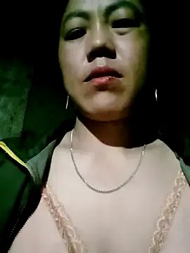 Sara_pusyy on StripChat 