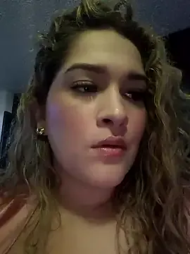 Sara_smiiith211 on StripChat