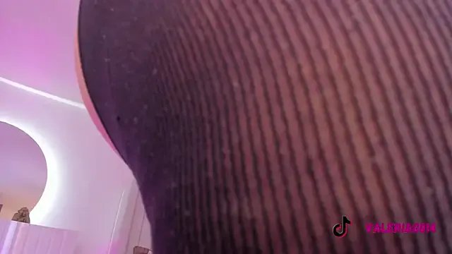 sarah-bonneth on StripChat 