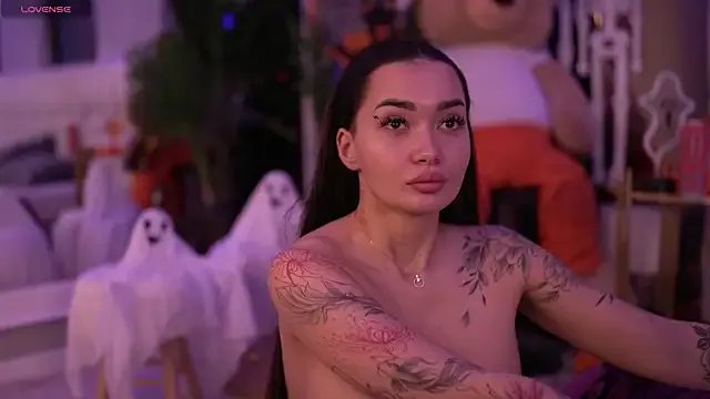 SashaFerrera on StripChat 