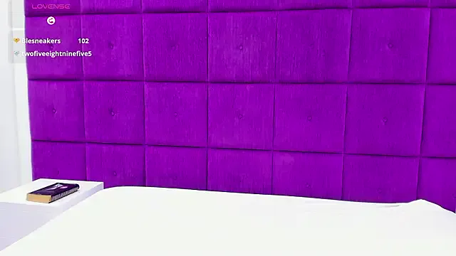 SharonMartini on StripChat