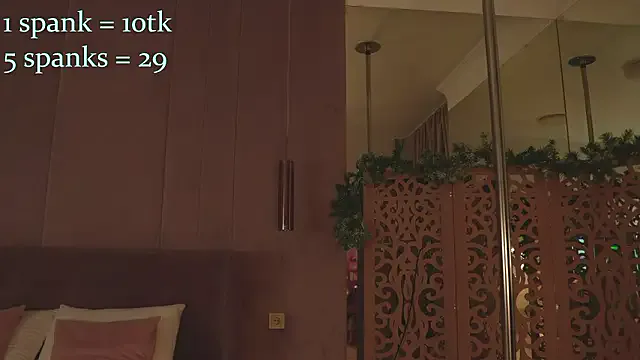 Smiley_Mia on StripChat