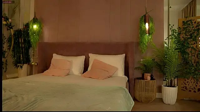 Smiley_Mia on StripChat