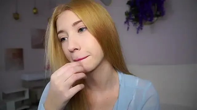 SunnivaCovil on StripChat 