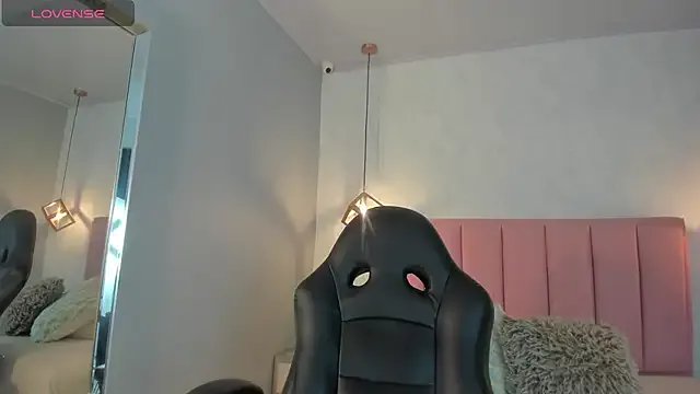 SUNNYCYRUS on StripChat 