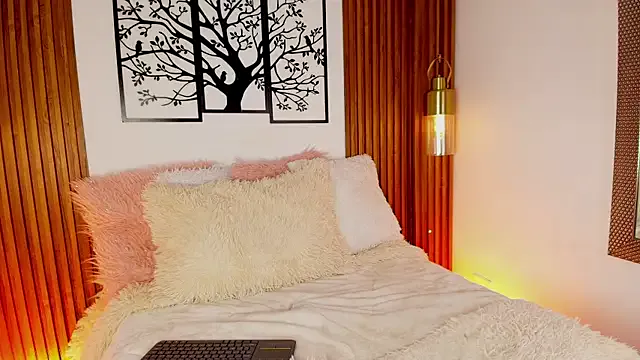 Taylor_Snow on StripChat