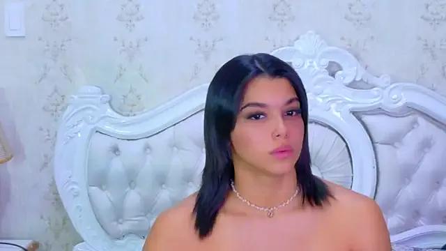 TiaraRosse — ZOOM PRETTY FACE + LICK FINGERS