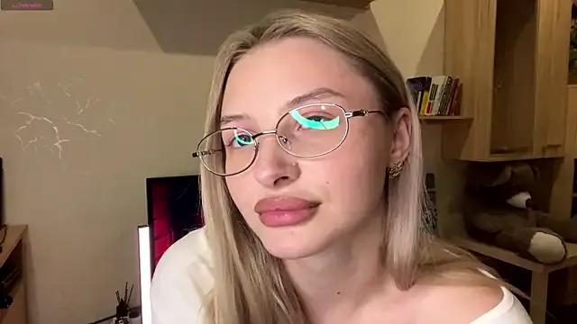 VictoriaMystery — Lick my yummy fingers