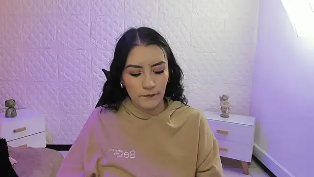 Violetaa_diazz on StripChat