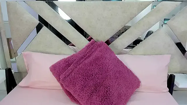 ximena_vasquez8 on StripChat