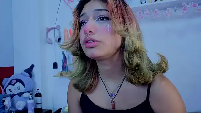 zoelight18 on StripChat