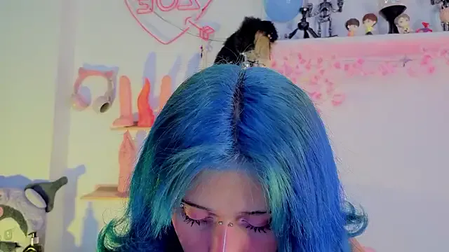 zoelight18 on StripChat