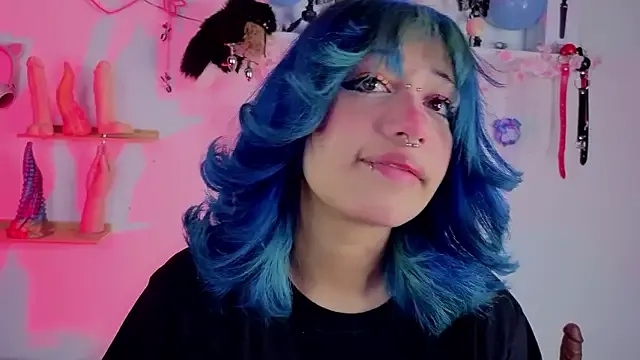 zoelight18 on StripChat