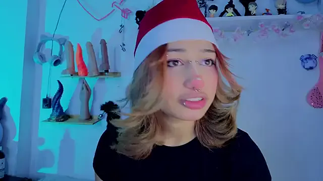 zoelight18 on StripChat