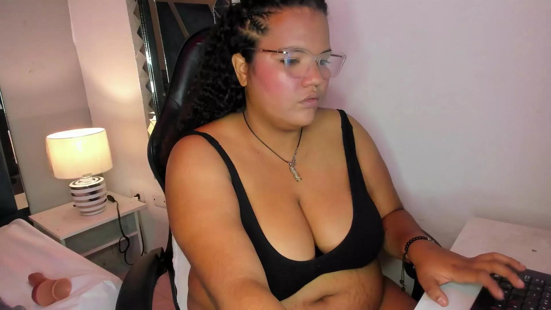 Photos of MhiaRey from Cam4 is Freechat