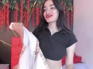 Freechat girls entertainers: Energize your senses with our matured streamers, who make messaging sweet and slutty at the same time.