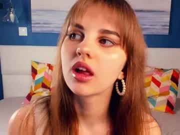 Freechat girls entertainers: Energize your senses with our matured streamers, who make messaging sweet and slutty at the same time.