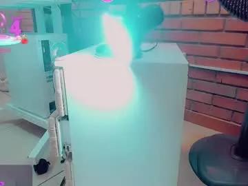 emiilysaenzz from Chaturbate