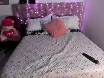 emily_ravee from Chaturbate is Freechat