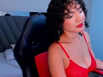 Freechat girls entertainers: Energize your senses with our matured streamers, who make messaging sweet and slutty at the same time.