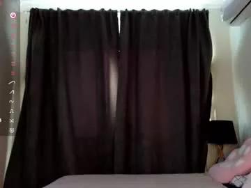 Freechat girls entertainers: Energize your senses with our matured streamers, who make messaging sweet and slutty at the same time.