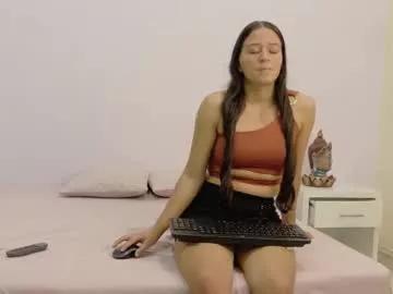 Freechat girls entertainers: Energize your senses with our matured streamers, who make messaging sweet and slutty at the same time.