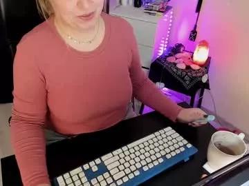 maggiexlust from Chaturbate