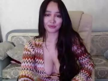 Freechat girls entertainers: Energize your senses with our matured streamers, who make messaging sweet and slutty at the same time.