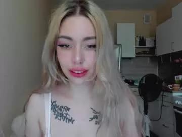 moooonpie from Chaturbate