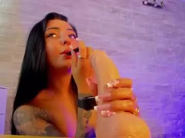 Freechat girls entertainers: Energize your senses with our matured streamers, who make messaging sweet and slutty at the same time.
