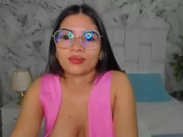 Freechat girls entertainers: Energize your senses with our matured streamers, who make messaging sweet and slutty at the same time.
