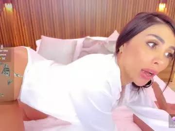 Freechat girls entertainers: Energize your senses with our matured streamers, who make messaging sweet and slutty at the same time.