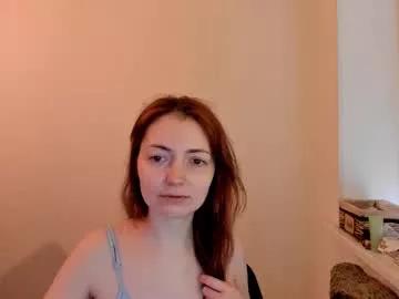 Freechat girls entertainers: Energize your senses with our matured streamers, who make messaging sweet and slutty at the same time.