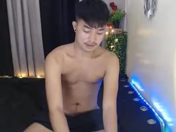 Ur_hugechinito webcams show profile image 