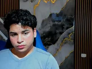 Photos of lord_mackhenzy from Flirt4Free is Freechat