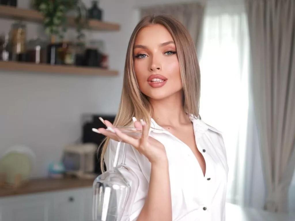 Photos of LeyahSummer from LiveJasmin is Freechat