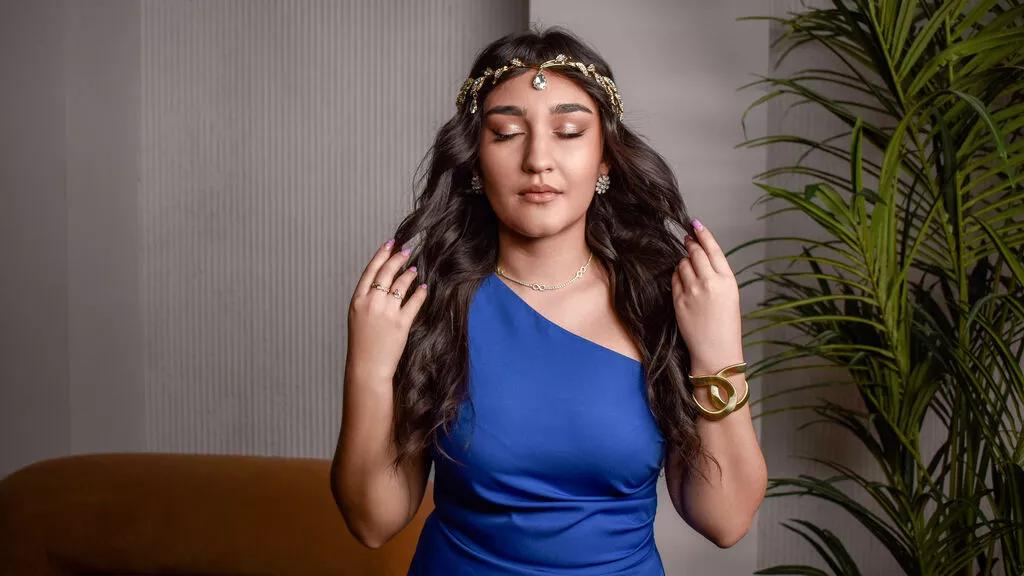 Freechat girls entertainers: Energize your senses with our matured streamers, who make messaging sweet and slutty at the same time.
