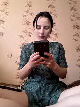 Freechat girls entertainers: Energize your senses with our matured streamers, who make messaging sweet and slutty at the same time.