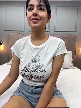 1evelinewood from StripChat