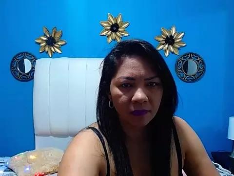 Adarasaenz_ from StripChat